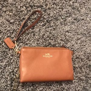 NEW w/o tags coach wristlet